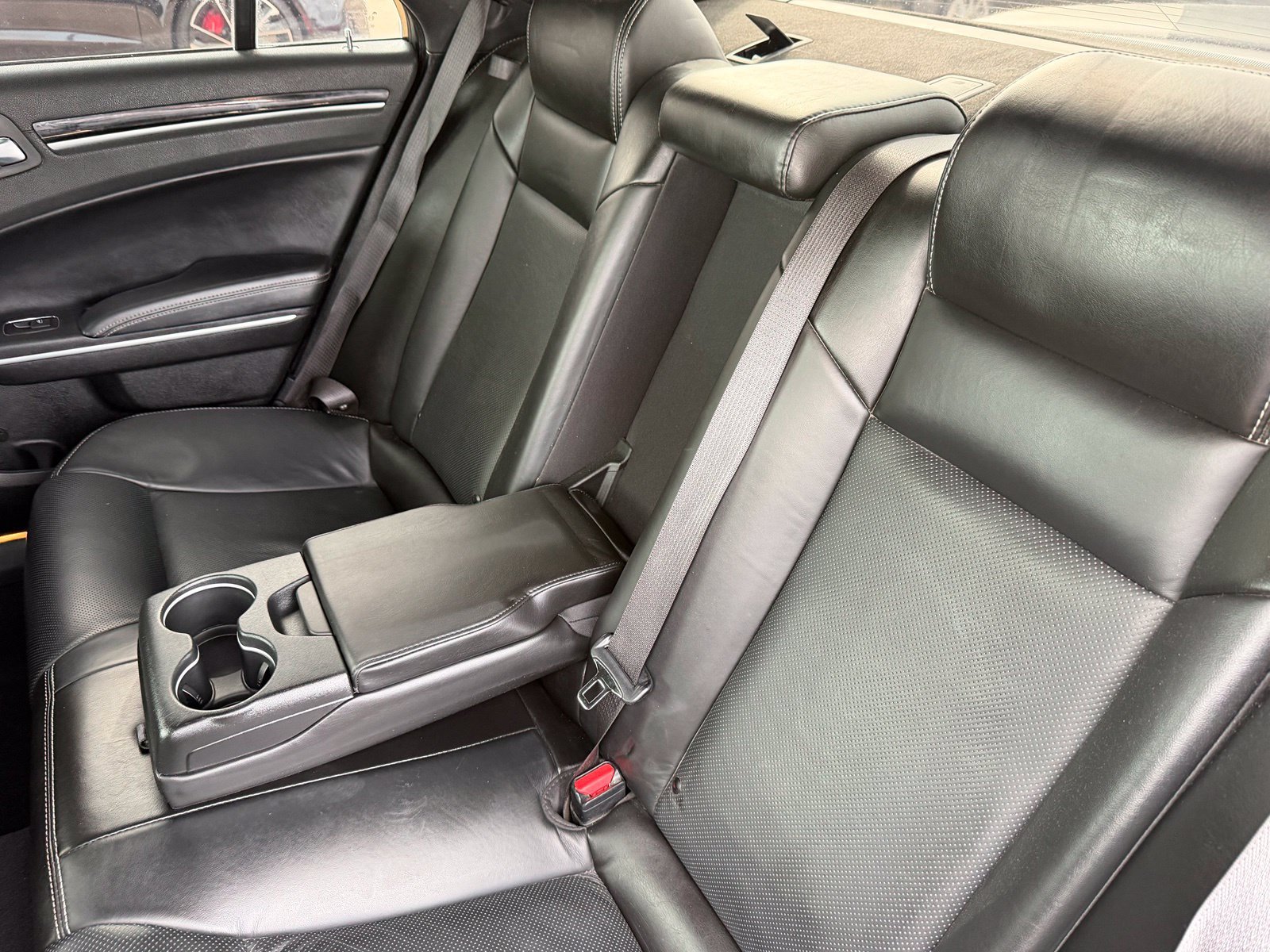Used 2022 Chrysler 300 S w/ Comfort Group RWD image 31
