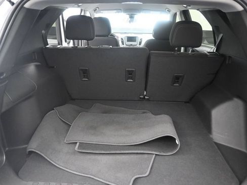 Used 2024 Chevrolet Equinox LS w/ Driver Confidence II Package FWD image 17