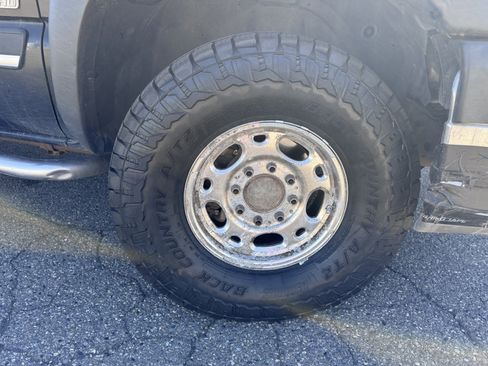 Used 2003 Chevrolet Silverado 2500 LT w/ Skid Plate Package image 52