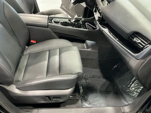 Used 2025 Nissan Rogue SL w/ SL Premium Package image 25