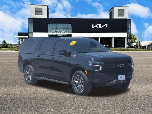 Used 2024 Chevrolet Suburban Z71 w/ Luxury Package AWD/4WD image 2