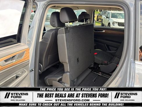 Used 2025 Volkswagen Atlas SE AWD/4WD image 37