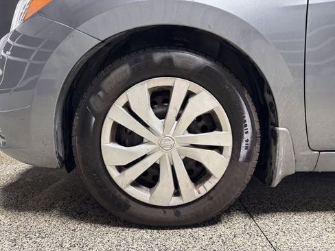 Used 2021 Nissan Versa S image 3