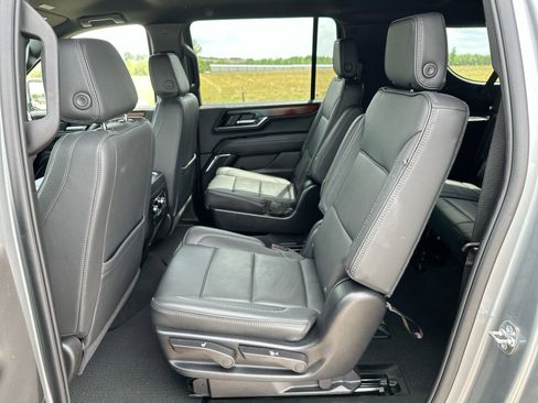 Certified 2025 GMC Yukon XL Denali image 24