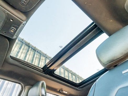 Used 2019 Ford F150 Platinum w/ Equipment Group 701A Luxury image 21