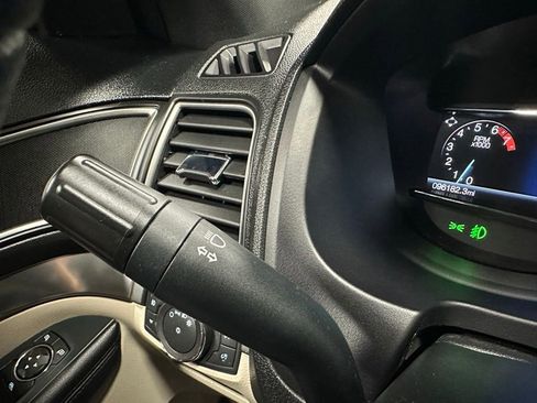 Used 2018 Ford Explorer XLT w/ Equipment Group 201A AWD/4WD image 21