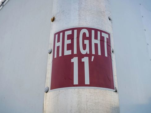 Used 2015 Ford F550 2WD Regular Cab Super Duty image 11