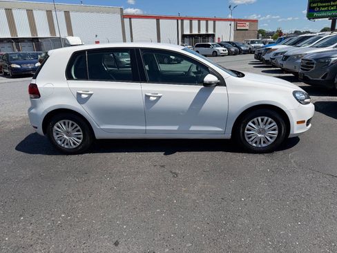 Used 2010 Volkswagen Golf 4-Door FWD image 7