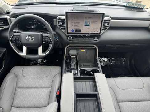 Used 2024 Toyota Tundra Limited image 9