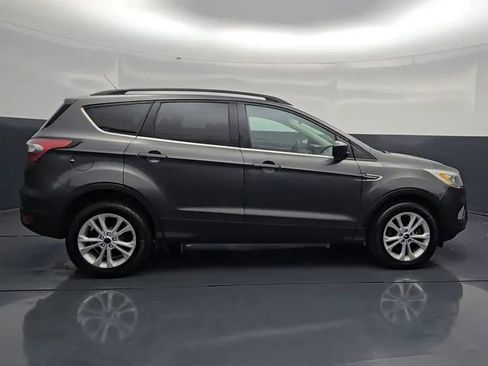Used 2017 Ford Escape SE w/ SE Leather Comfort Package AWD/4WD image 23