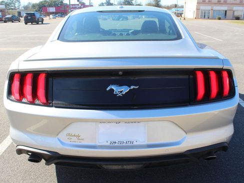 Used 2019 Ford Mustang Premium image 6