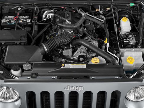 Used 2014 Jeep Wrangler Unlimited Sahara w/ Connectivity Group AWD/4WD image 15