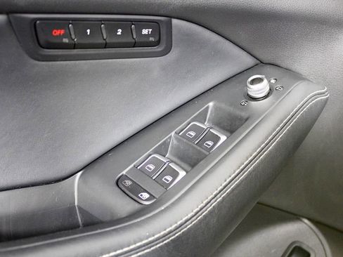 Used 2015 Audi SQ5 Prestige w/ Prestige Package image 19