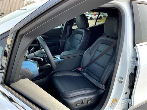 New 2026 Chevrolet Equinox EV LT image 9