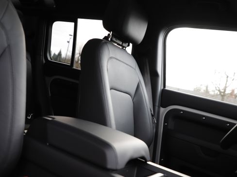 New 2026 Land Rover Defender 110 X-Dynamic SE AWD/4WD image 12