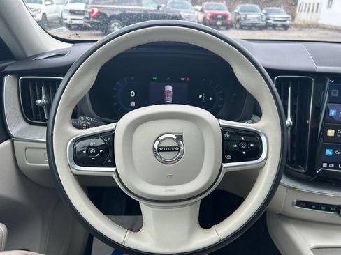 Used 2023 Volvo XC60 B5 Plus AWD/4WD image 22