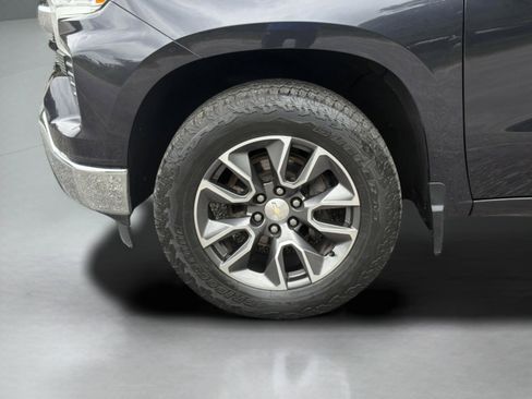 Used 2022 Chevrolet Silverado 1500 LT AWD/4WD image 34