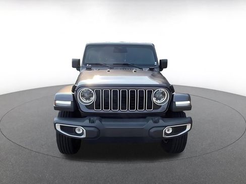 Used 2025 Jeep Wrangler Unlimited Sahara AWD/4WD image 5