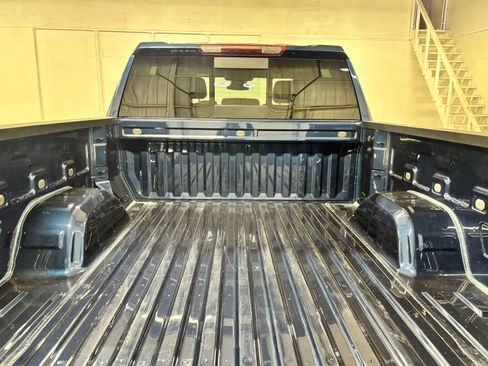 Used 2023 GMC Sierra 1500 SLT w/ SLT Premium Package RWD image 23