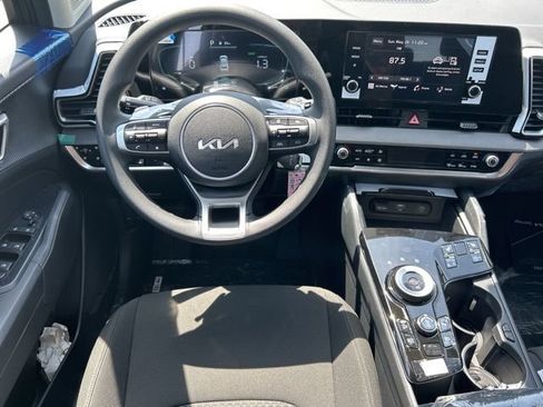 Used 2024 Kia Sportage LX AWD/4WD image 15