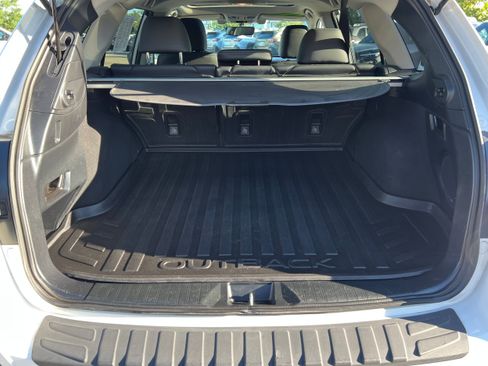Used 2019 Subaru Outback 2.5i Limited w/ Protection Package #1 AWD/4WD image 11