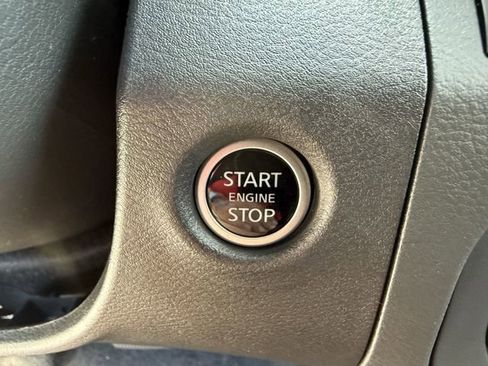 New 2025 Nissan Frontier SV w/ SV Convenience Package RWD image 12