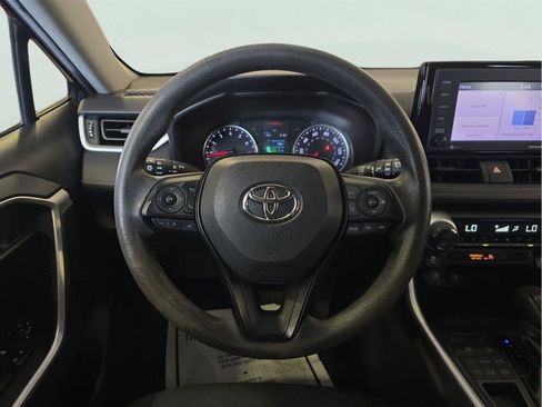 Used 2021 Toyota RAV4 XLE AWD/4WD image 18