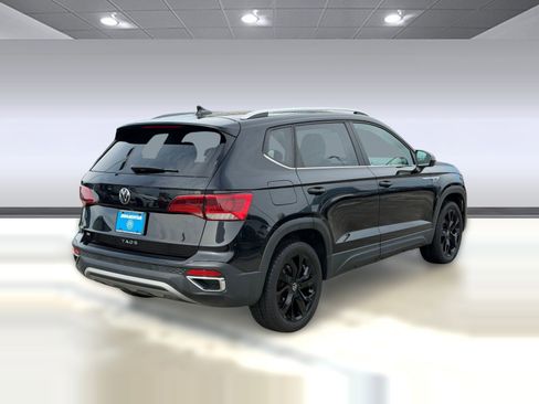 Certified 2023 Volkswagen Taos SE w/ Black Wheel Package FWD image 9
