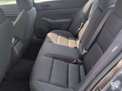 Used 2024 Nissan Altima 2.5 SV FWD image 23