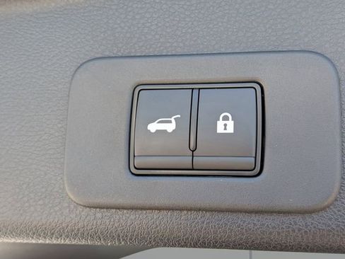 Used 2025 Nissan Murano SL image 15