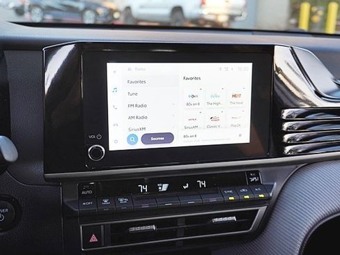 Used 2025 Toyota Camry SE image 24