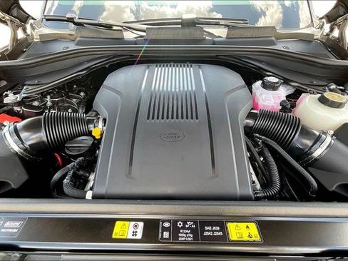 New 2025 Land Rover Range Rover SE AWD/4WD image 12