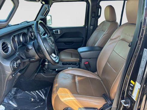 Used 2021 Jeep Wrangler Unlimited Sahara w/ Cold Weather Group AWD/4WD image 11
