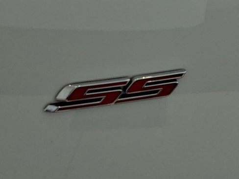 Used 2018 Chevrolet Camaro SS RWD image 33
