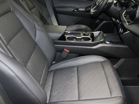 New 2026 Chevrolet Equinox LT w/ Convenience Package II image 21