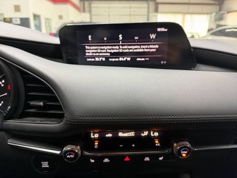 Used 2020 MAZDA MAZDA3 Hatchback w/ Preferred Package FWD image 27
