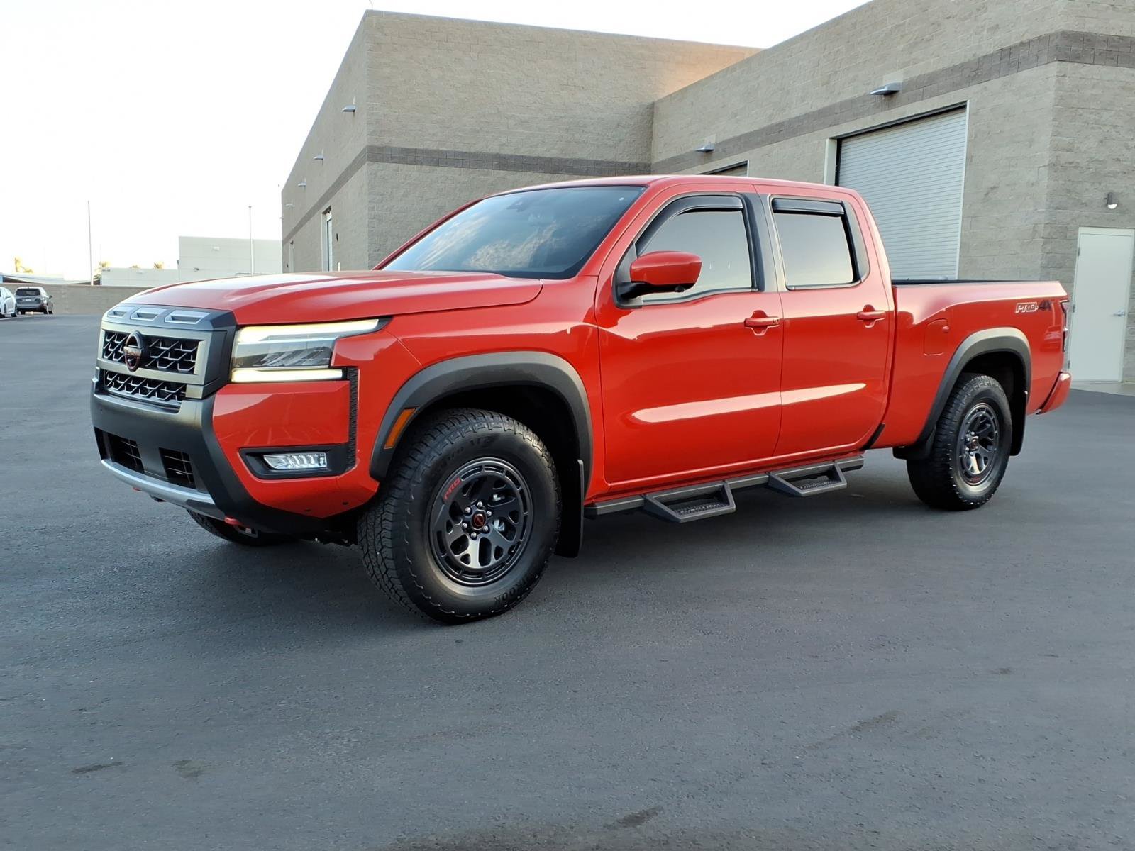 Used 2025 Nissan Frontier PRO-4X w/ Pro Convenience Package AWD/4WD image 8
