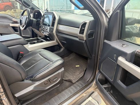 Used 2022 Ford F250 Lariat w/ Lariat Ultimate Package AWD/4WD image 14