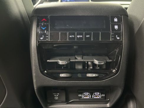 New 2025 Jeep Grand Cherokee L Limited w/ Luxury Tech Group II AWD/4WD image 26