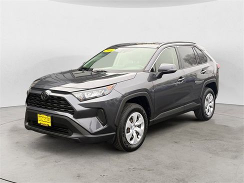 Used 2019 Toyota RAV4 LE image 3