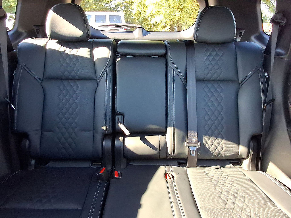 Used 2025 Mitsubishi Outlander SEL Black Edition AWD/4WD image 13
