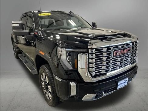 Used 2025 GMC Sierra 3500 Denali w/ Denali Reserve Package AWD/4WD image 8
