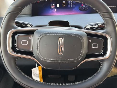 New 2026 Lincoln Navigator Reserve image 13