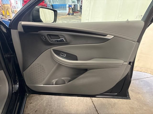 Used 2018 Chevrolet Impala LT w/ LT Convenience Package FWD image 39