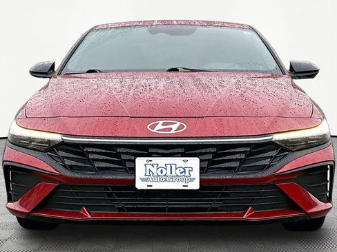 Used 2025 Hyundai Elantra Sport image 3
