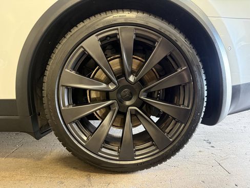 Used 2023 Tesla Model X AWD/4WD image 19