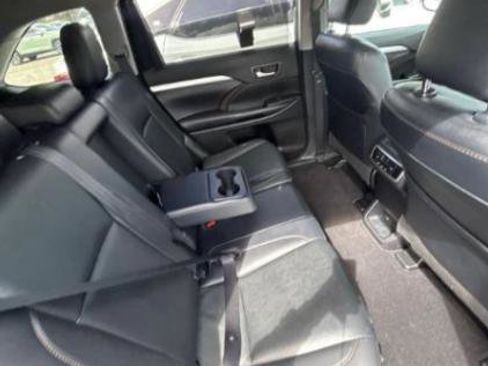 Used 2019 Toyota Highlander XLE image 11