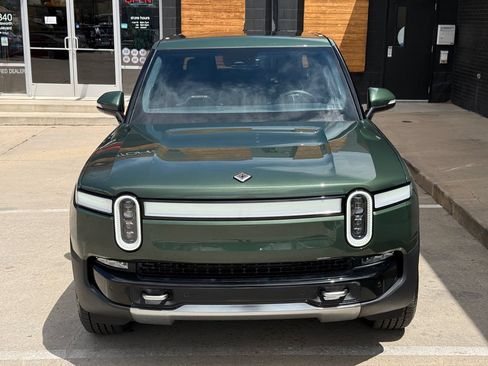 Used 2023 Rivian R1T Adventure AWD/4WD image 8