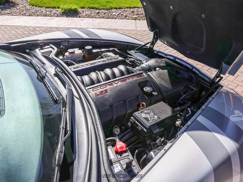 Used 2010 Chevrolet Corvette Coupe w/ 1LT image 17