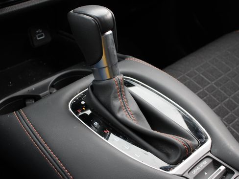 Used 2025 Honda HR-V Sport image 14